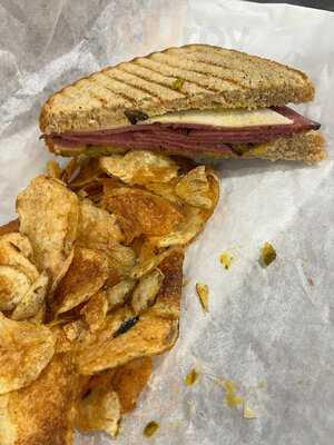 Pete's Frootique & Fine Food