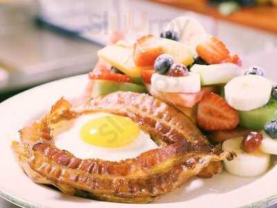 Cora's Breakfast & Lunch