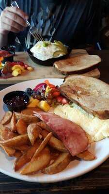 Louie's Steakhouse And Lounge