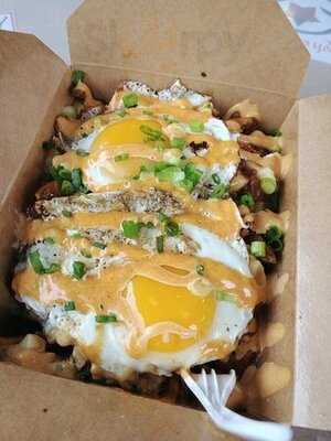 Craves Poutinerie