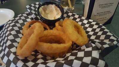 Brewster's Bar & Grill