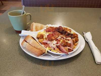 Smitty's Restaurant & Lounge