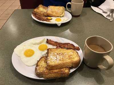 Smitty's Restaurant & Lounge