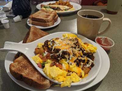 Smitty's Restaurant & Lounge