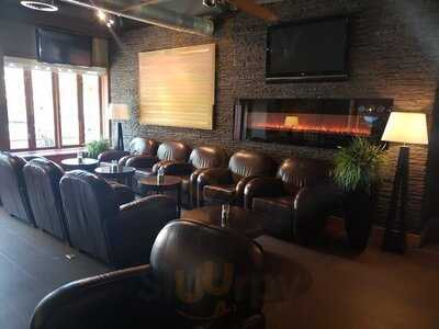 Uptown Sports Bar @new Grand Hotel