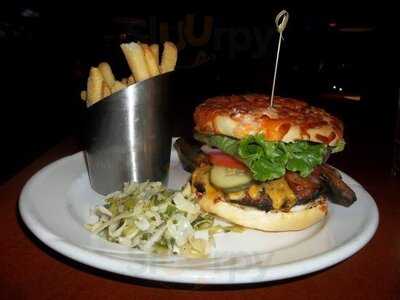 Uptown Sports Bar @new Grand Hotel