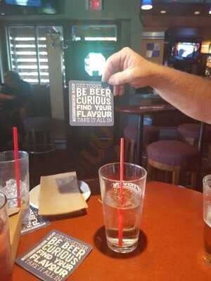 Uptown Sports Bar @new Grand Hotel