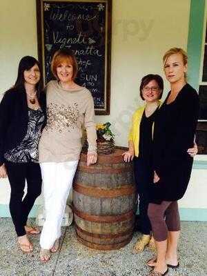 Vinoteca On The Vineyard