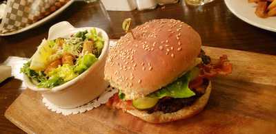 Daniel’s Alehouse And Eatery