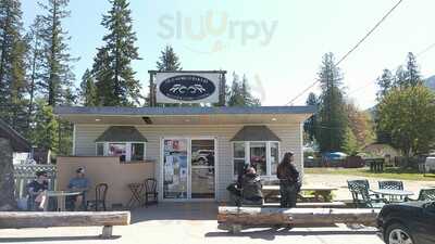 Old World Bakery And Deli