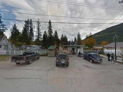 Old World Bakery And Deli