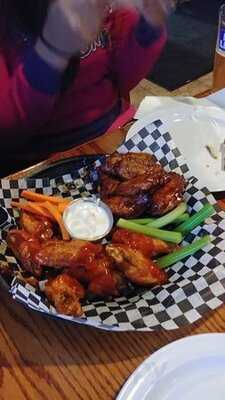 Junior's Sportbar And Grill