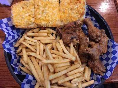 Junior's Sportbar And Grill