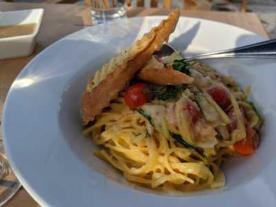 Hardy's Seafood Delight