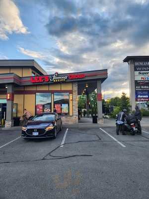 Lee's Famous Recipe Chicken