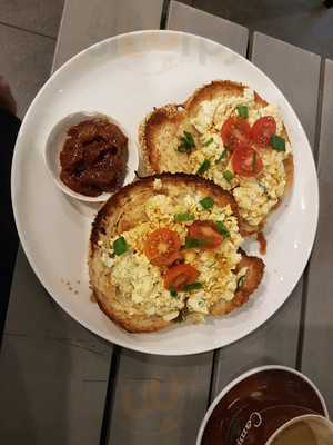 Pelicanos Cafe And Bakery