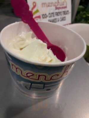 Menchie's Frozen Yogurt