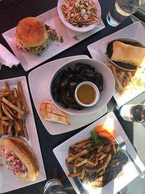 The Spitfire Arms British Pub