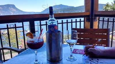 Oak And Carriage Neighbourhood Pub