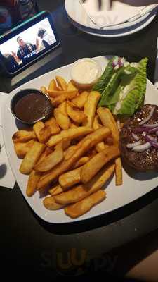 Chicago Pub & Billiards