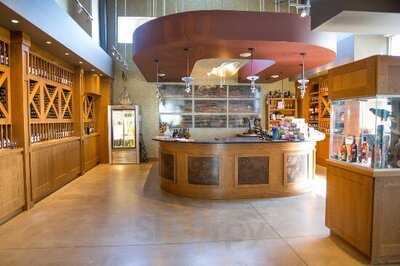 The Vines Restaurant At Coopers Hawk Vineyards