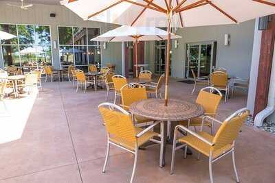 The Vines Restaurant At Coopers Hawk Vineyards