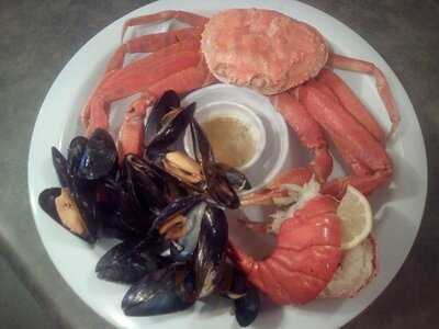 D & T Seafood & Restaurant