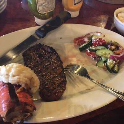 Chuck's Roadhouse Bar And Grill