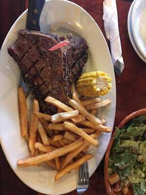 Chuck's Roadhouse Bar And Grill