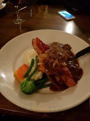 Royals Restaurant Dining Lounge