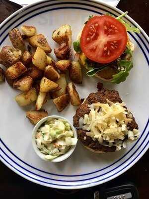 Danena's Bakery & Bistro