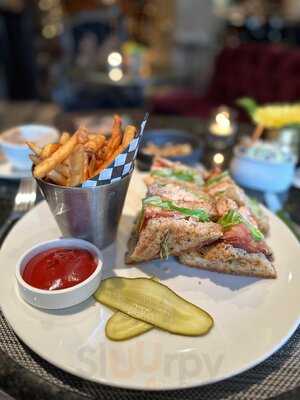 Bacchus Restaurant & Lounge