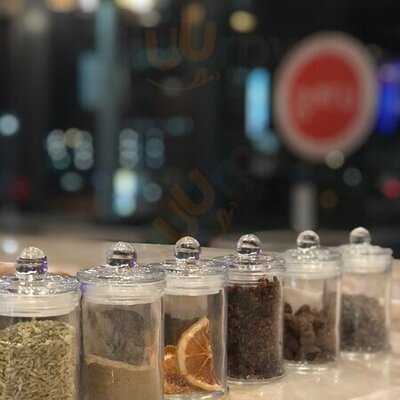 Guru Restaurant & Bar