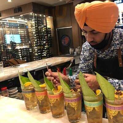 Guru Restaurant & Bar