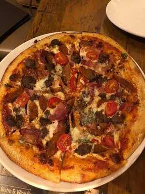 Escoba Bistro And Wine Bar