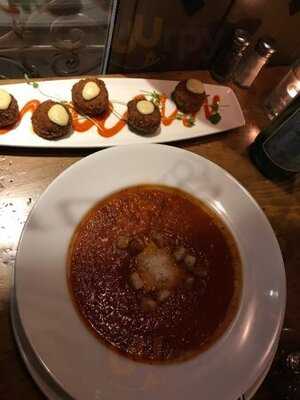 Escoba Bistro And Wine Bar