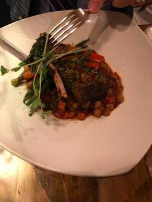 Escoba Bistro And Wine Bar