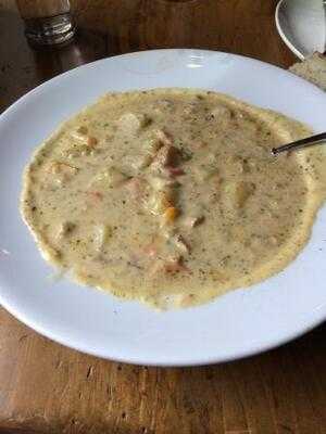 Escoba Bistro And Wine Bar