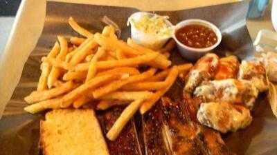 Big Bone Bbq & Wicked Wings - Maple