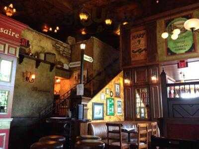Dublin Crossing Pub