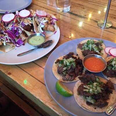 Tres Carnales Taqueria