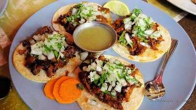 Tres Carnales Taqueria