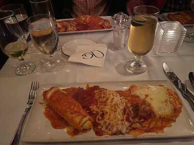 Giovanni's Restaurant & Lounge