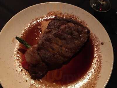 Carver's Steakhouse & Lounge