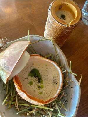 Canoe Restaurant & Bar