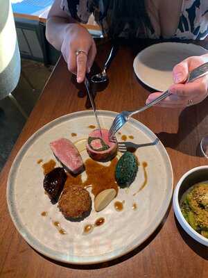 Canoe Restaurant & Bar