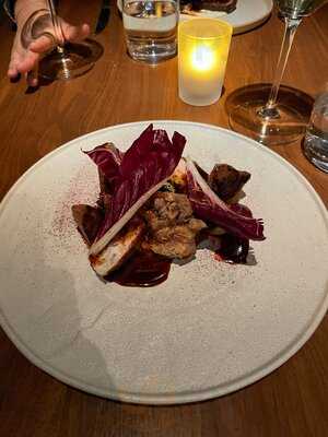 Canoe Restaurant & Bar