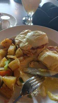 Charcoal And Woodz Restaurant & Bar