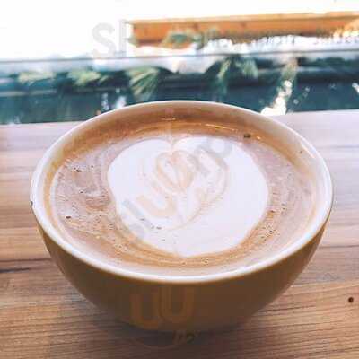 Cafe La Maison Smith Place-royale