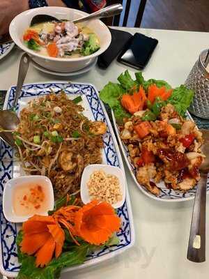 Juree's Thai Place Restaurant